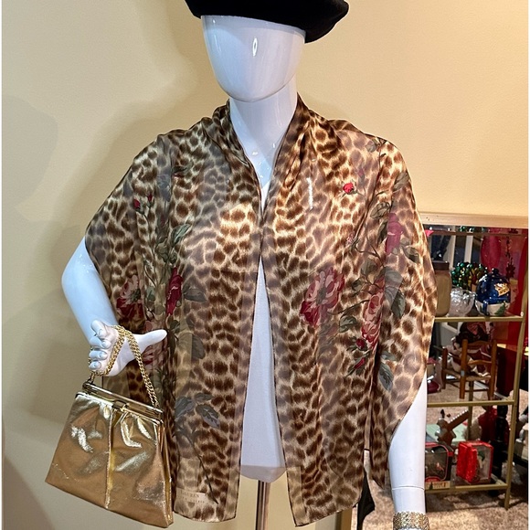 Lauren Ralph Lauren Accessories - 🌟HP🌟VTG Lauren Ralph Lauren Silk Chiffon & Satin Animal Print & Red Rose Scarf